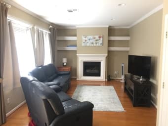 Private Bedroom in a 3 Bedroom 2 1/2 Bath Home (furnished) 2