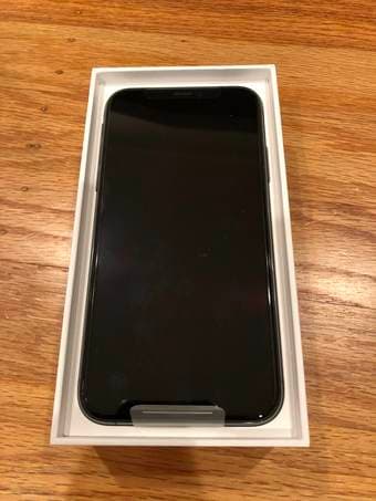 iPhone XS 64GB Space Gray A1920 Verizon (Unlocked) 2