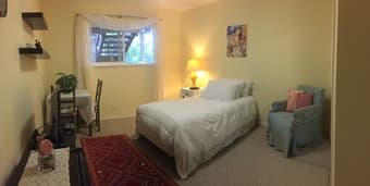Room with a bathroom available in house in West Menlo Park starting No 2