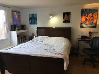 Queen size Dark Cherry wood Sleigh bed (North Peninsula) 1