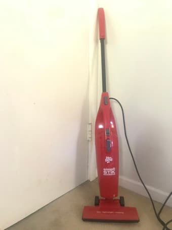 Bagless Stick Vacuum 1