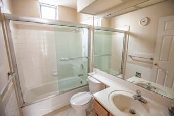 Room available in SF 3BR/2BA (FREE BED AND MONTH-TO-MONTH) 2