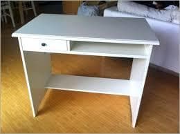 White desk 1