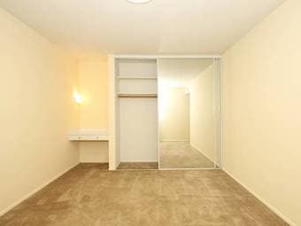 Sublet (Dec-15 - Jan-2) 1