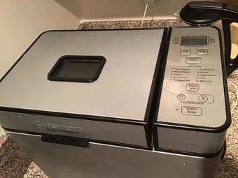 Cuisinart CBK-100   2 LB Bread Maker 2