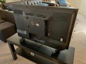 Hisense 32" TV 2