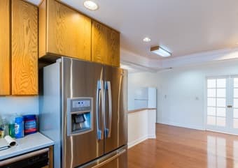 Your own private bedroom in an amazing house - come meet us! 2