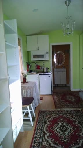 Studio in Palo Alto - furnished and all utilities included 2