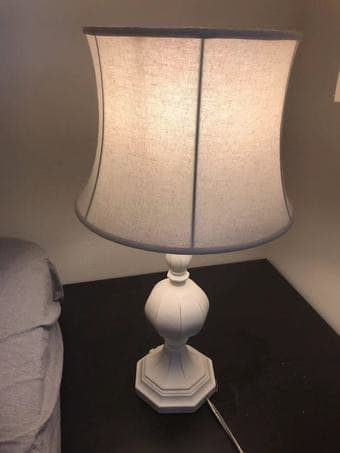 two lights with bulb 2