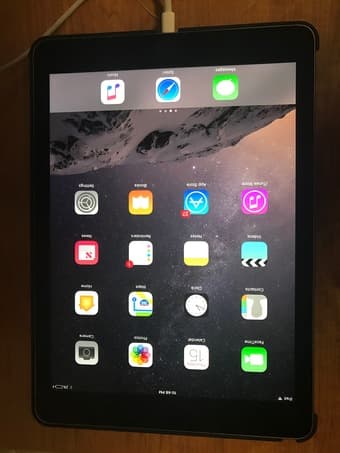 iPad Pro 2017 including Apple Pencil and Case 1