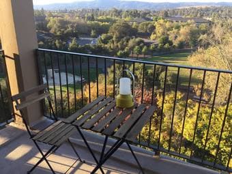 Winter break sublet: 1 bed couple's apt on campus. Flexible dates. 1