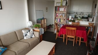 Winter break sublet: 1 bed couple's apt on campus. Flexible dates. 2