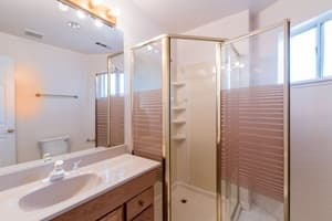 Friendly roommates - housing for young professionals! 3