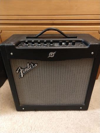 Fender Mustang II guitar amp 1