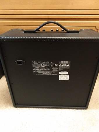 Fender Mustang II guitar amp 3