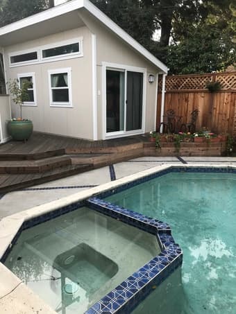Avail 11/30-2/10  detached private studio with view of pool 1