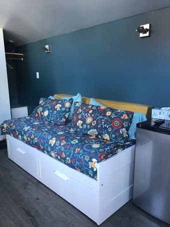 Avail 11/30-2/10  detached private studio with view of pool 3