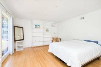 Sublet room in beautiful 1 acre estate, move in asap 2