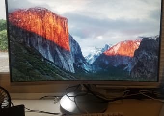Samsung 27-inch Curved Monitor with Internal Speaker 1