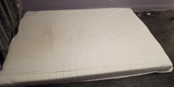 Mattress, queen size 1