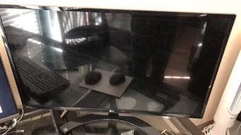 LG monitor 32 Inch (2017 model) 1
