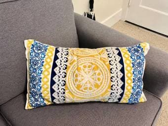 pillows, throw blankets for sale 3