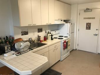Studio for sublet during Christmas break (Dec. 14 to Jan. 6) 2