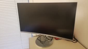 27-inch Samsung Curved Monitor with Internal Speaker 2
