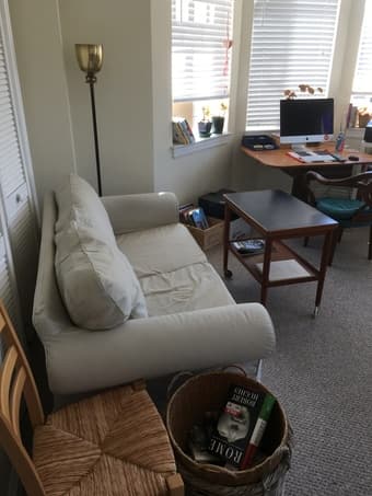Studio available in downtown PA, Dec 18 to Jan 20 1