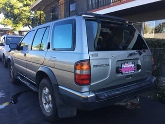 1999 Nissan Pathfinder 1