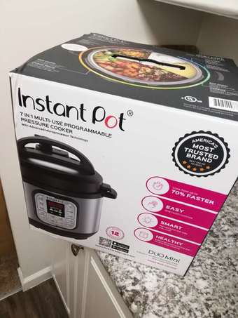 3 Qt 7-in-1 Multi- Use Programmable Pressure Cooker 1