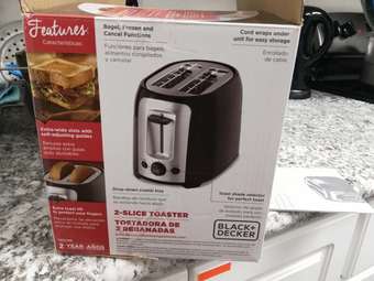 Black + Decker 2-Slice Slot Toaster 3