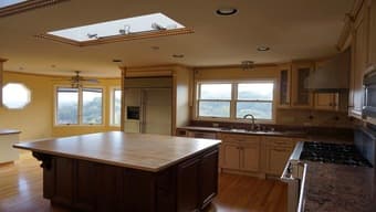 Room in Mansion in Los Altos Hills 2