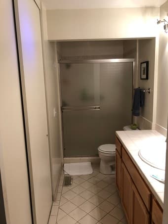 $1575 / 270ft2 - Master bedroom + private bath + awesome roommates! 2