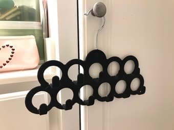 Scarf/belt hanger 1
