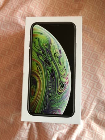 iPhone XS 64gb Unlocked - Brand new never opened 1