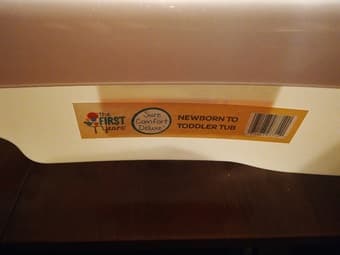 The First Years Sure Comfort Deluxe Newborn-to-Toddler Tub with Sling 2
