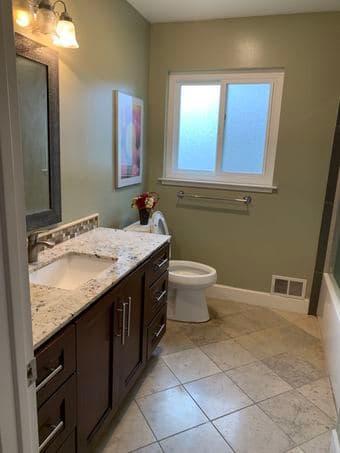 A private room in large house in Newell Rd Palo alto 3