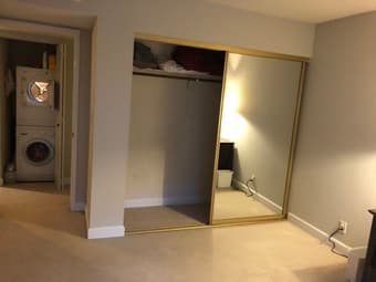 Room close to San Antonio shopping center Feb 1 1