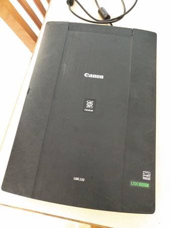 Canon scanner lide 220 1