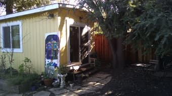 Studio in Palo Alto - furnished and all utilities included 1