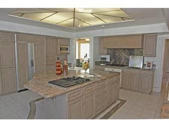 Sublet beautiful room in Hillsborough Mansion 3