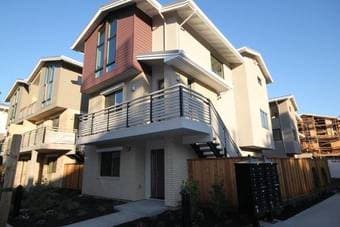 Room with private bath in beautiful new South Palo Alto townhouse 1