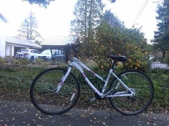 women's bike with helmet, U-lock and basket for sale $75 1