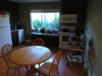 Room available in 3 bedroom apt; Redwood City; available April 1st 1