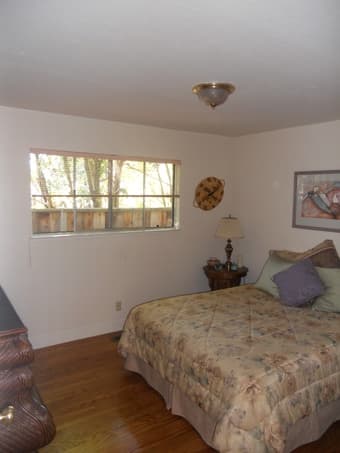 Room for rent w/private bath 1