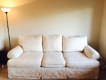 Comfy couch/sofa (Mountain View) 1