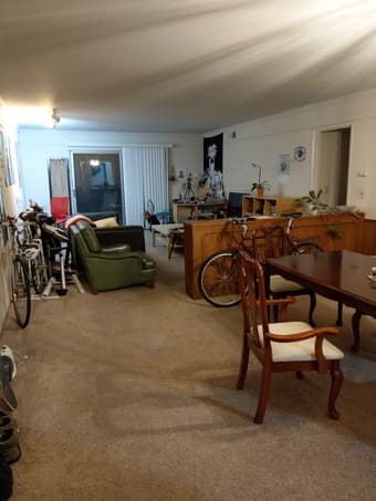 Bedroom available 3/1 in large 2bd/1ba 3
