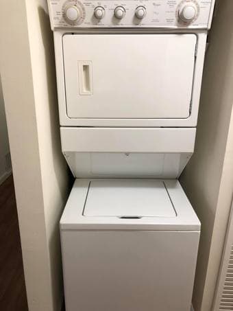 Amazing, spring quarter sublet! Perfect for gap quarters :) 2
