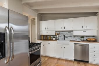 Mountain View Room for rent $1350 Walk to Caltrain 2